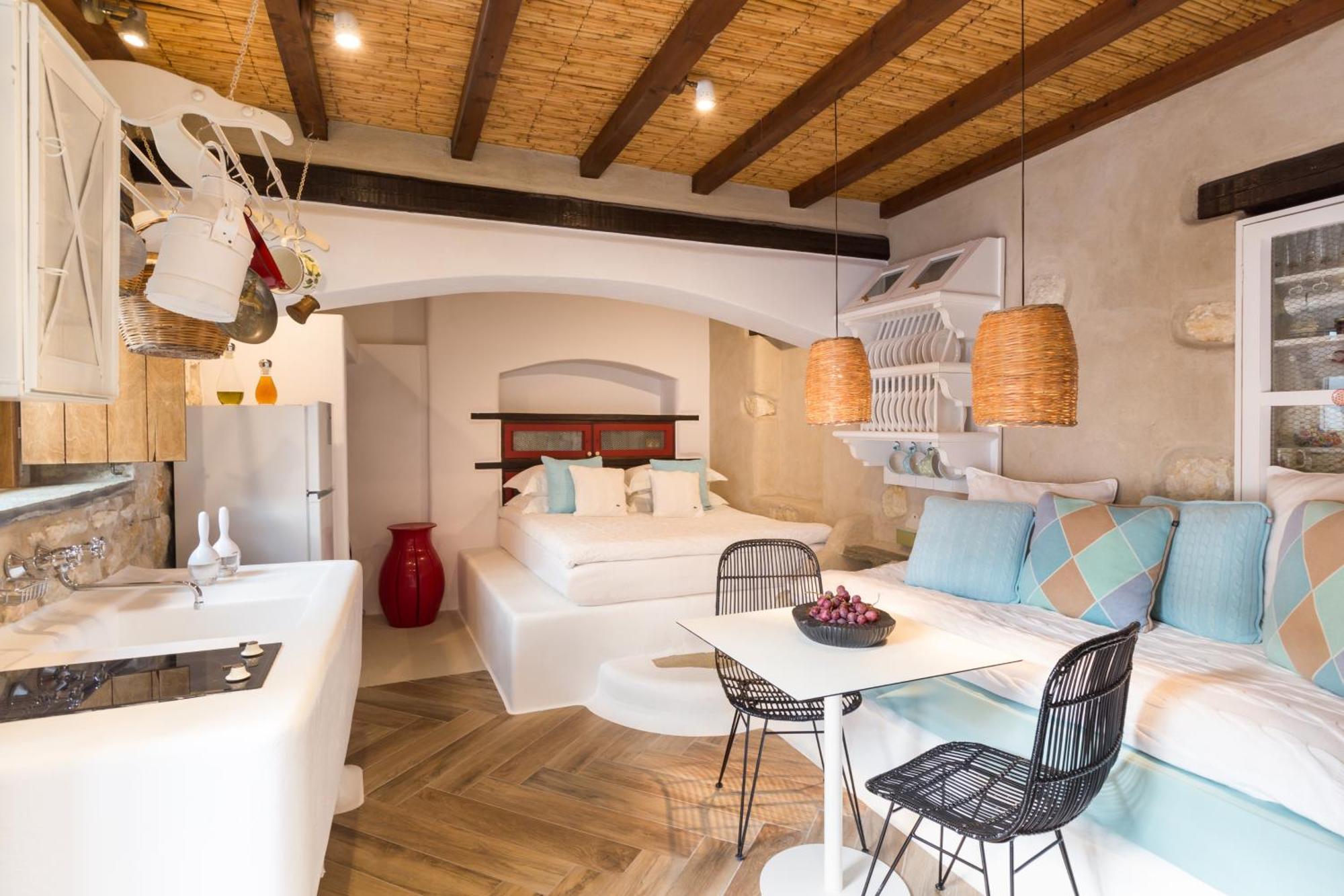 Kallos & Apartment