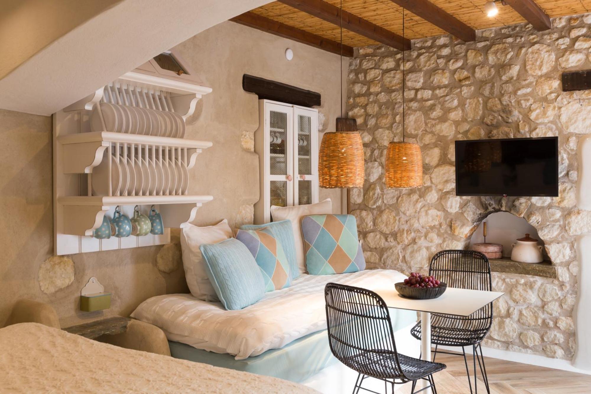 Kallos & Apartment