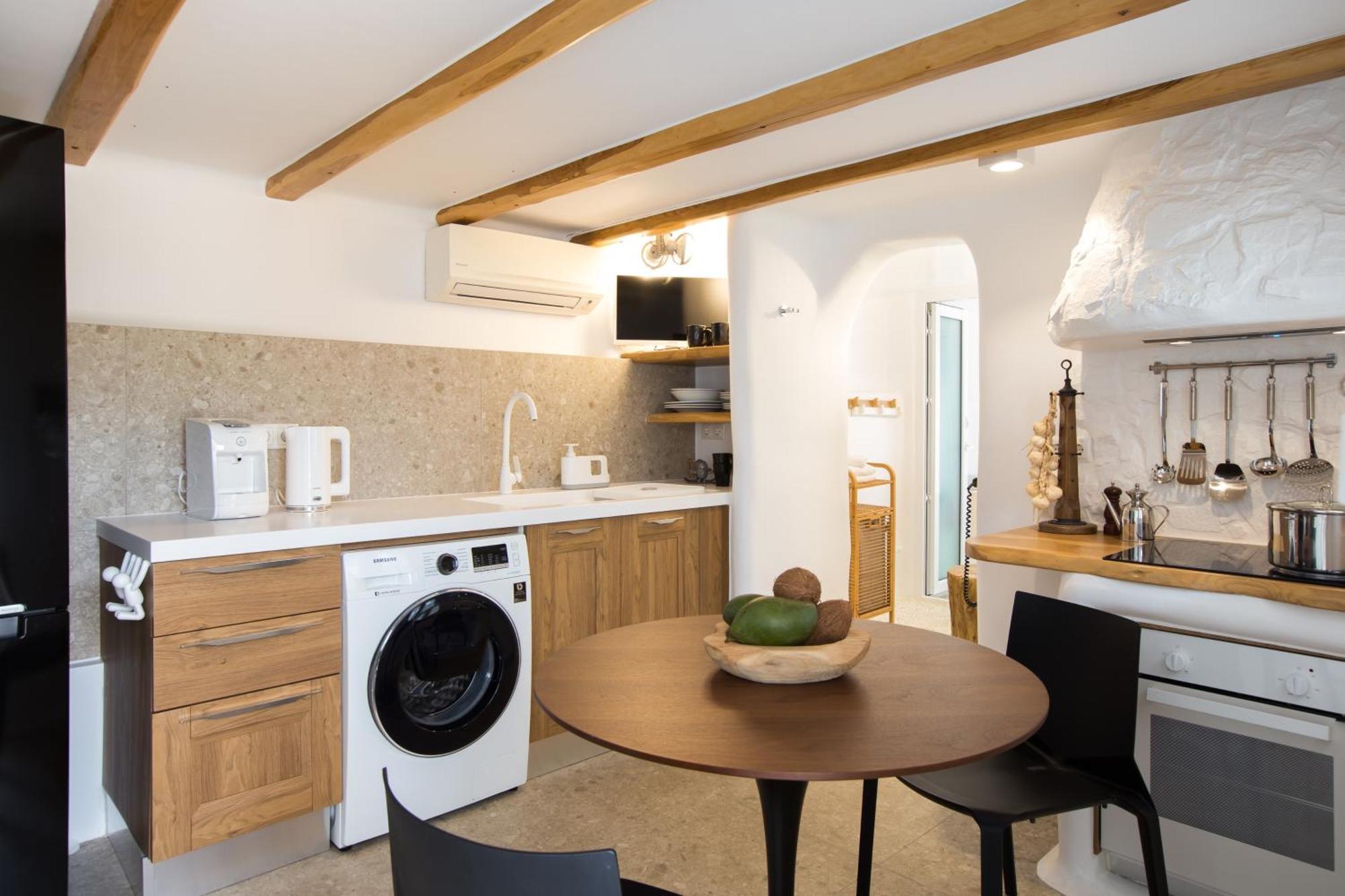 Kallos & Apartment Naxos City
