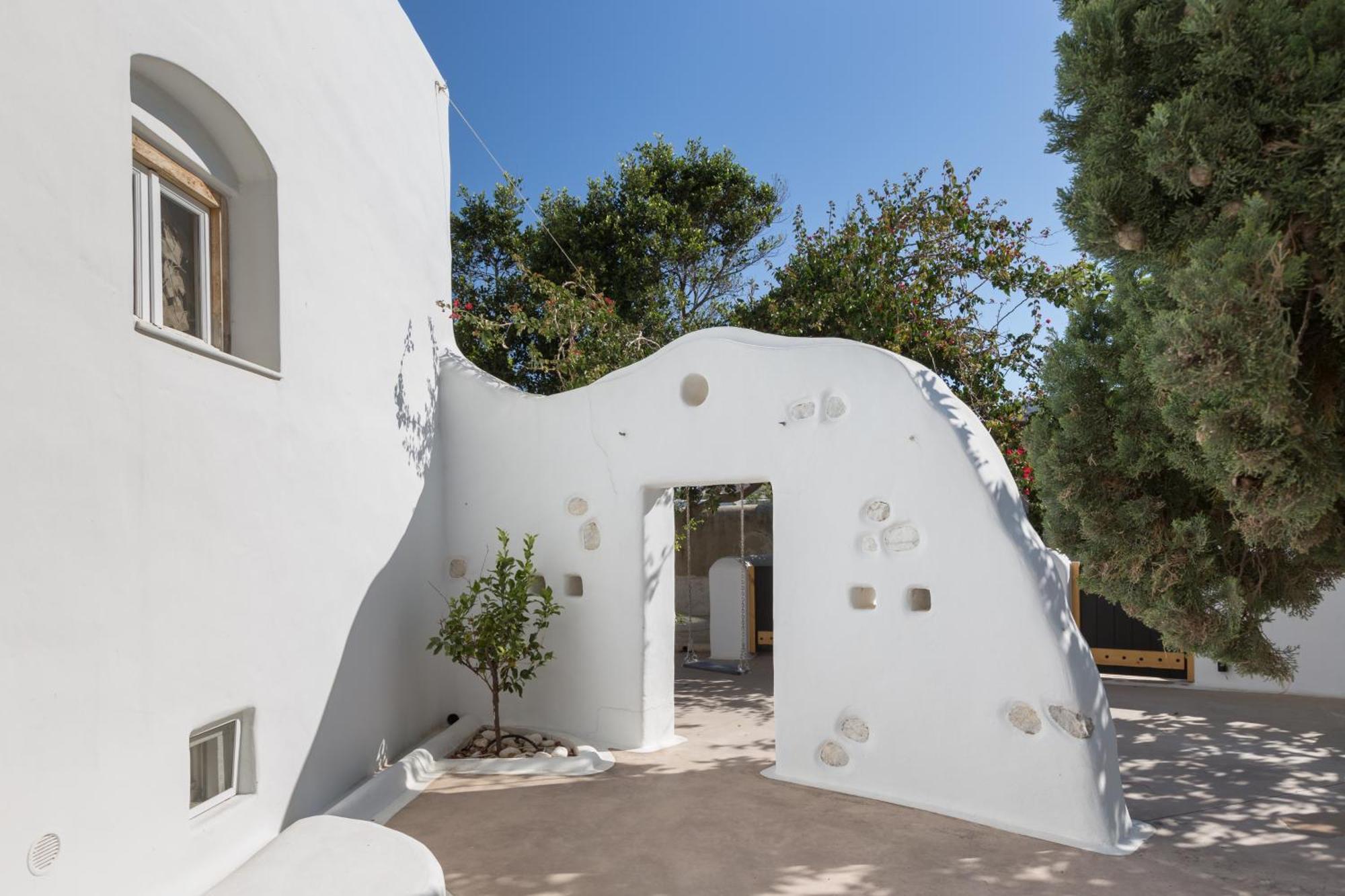 Kallos & Apartment